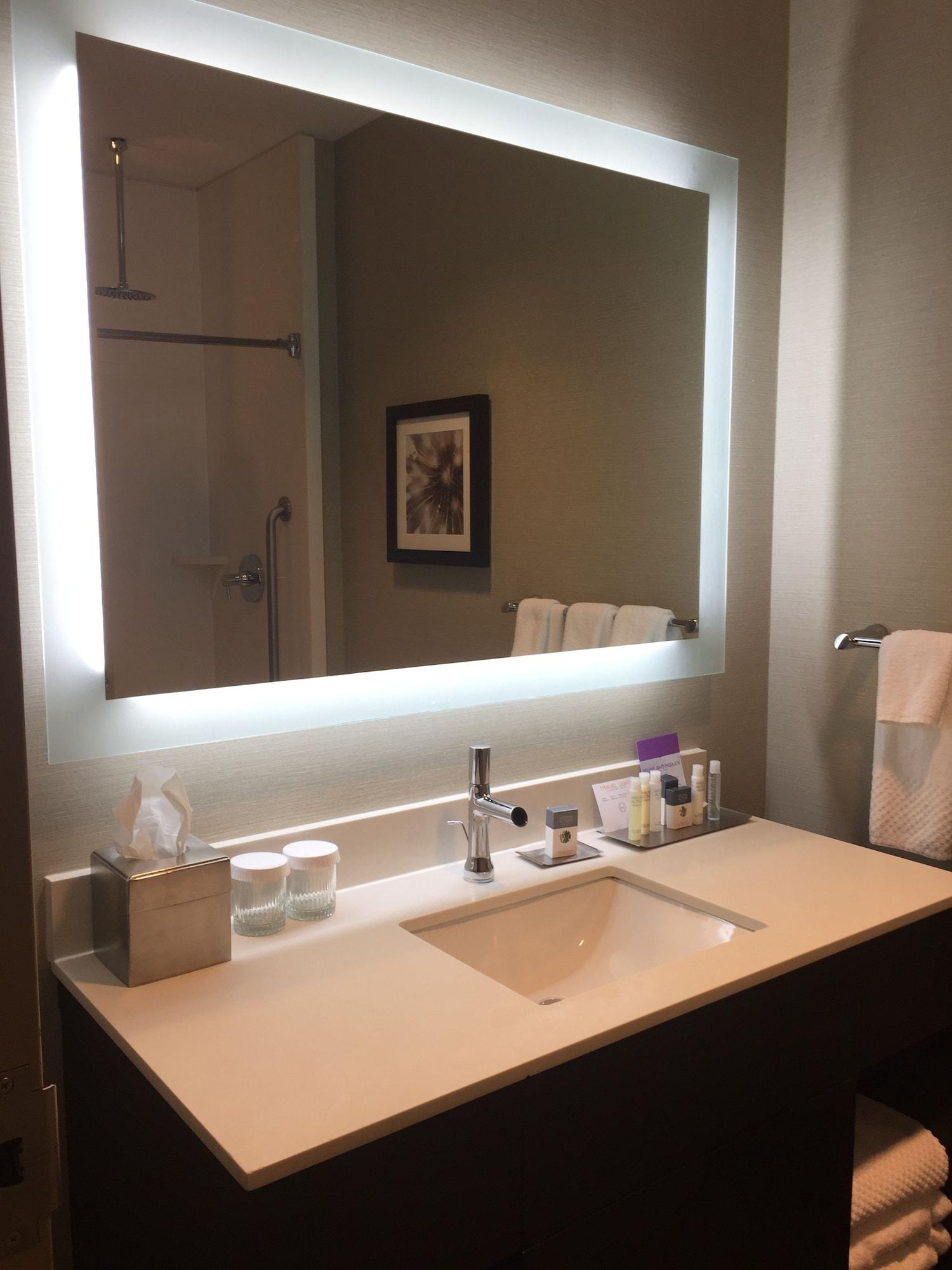 The Hollis Halifax - A Doubletree Suites By Hilton Extérieur photo