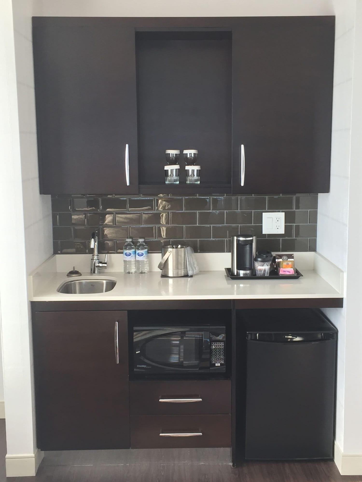 The Hollis Halifax - A Doubletree Suites By Hilton Extérieur photo