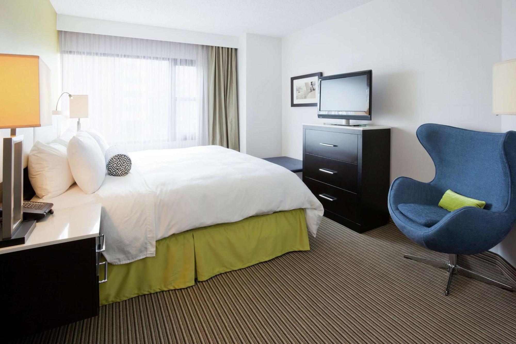 The Hollis Halifax - A Doubletree Suites By Hilton Extérieur photo
