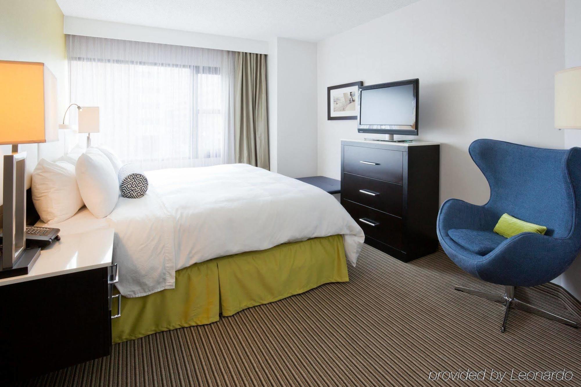 The Hollis Halifax - A Doubletree Suites By Hilton Extérieur photo