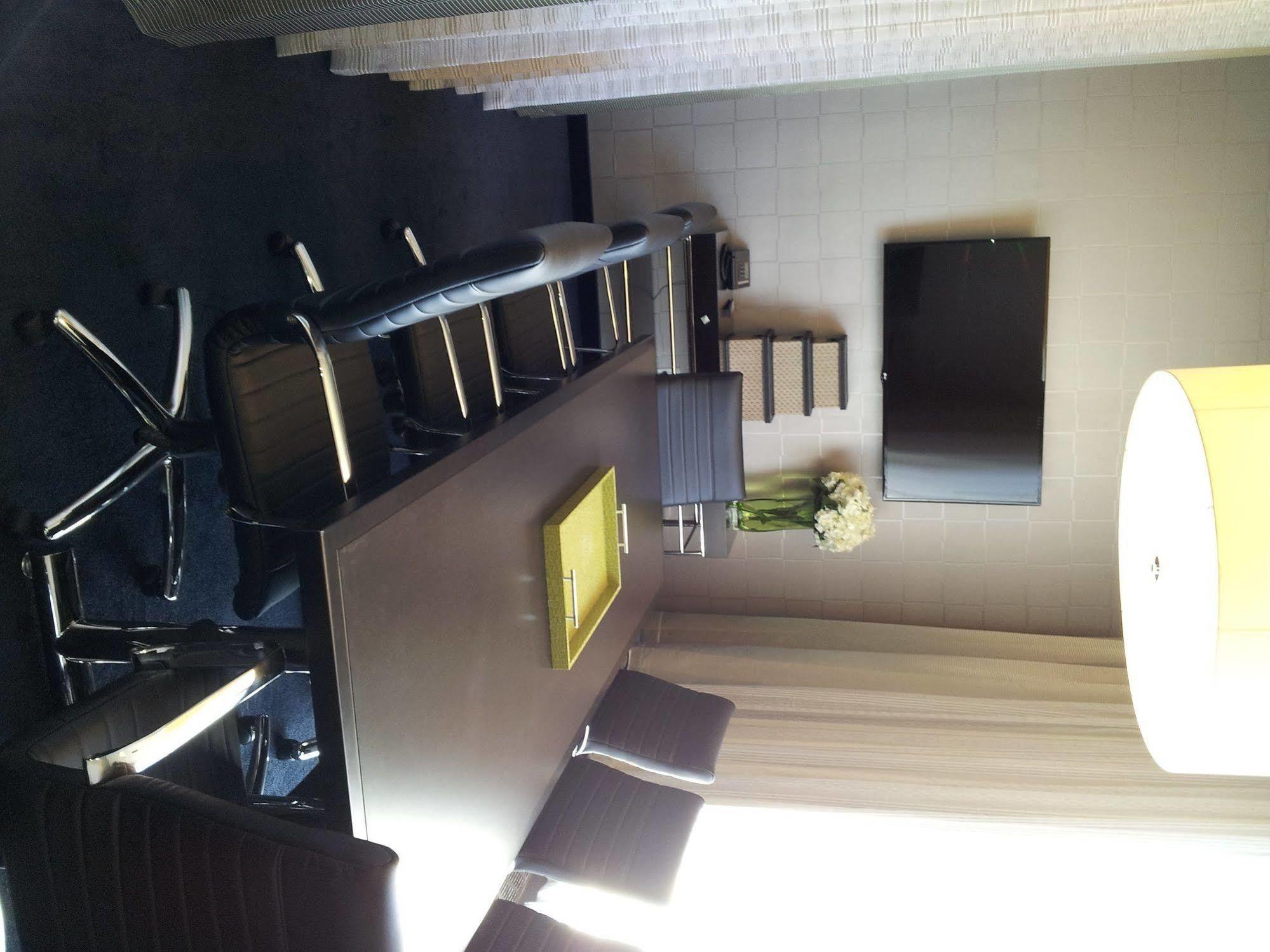 The Hollis Halifax - A Doubletree Suites By Hilton Extérieur photo